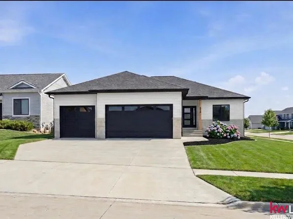 935 Santa Clara St, Lincoln, NE 68523