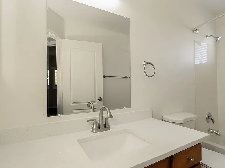 5541 W Wood St — Photo 15