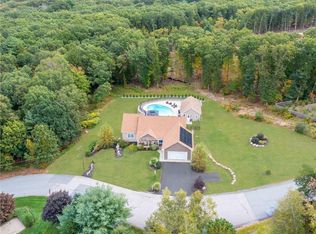 65 S Crestview Dr, Scituate, RI 02857