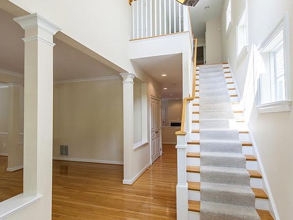 3rd image of 405 Deer Meadow Ln