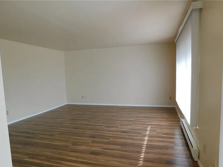12427-12429 56th Pl S — Photo 15