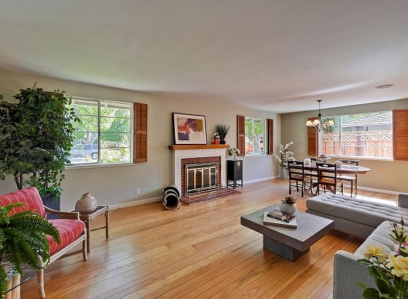 3rd image of 555 Saint Claire Dr