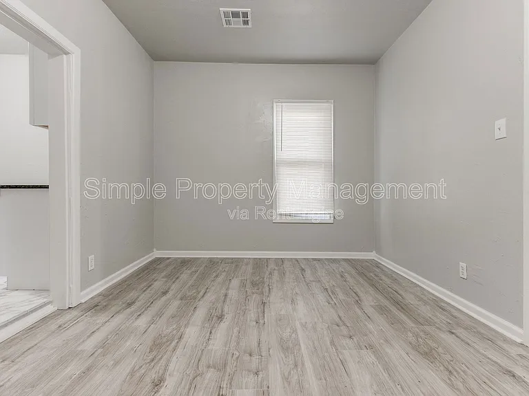 1719 NW 1st St — Photo 9
