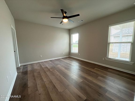 4th image of 213 Wakely Ct