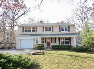 307 Hickory Rd, Lake Zurich, IL 60047