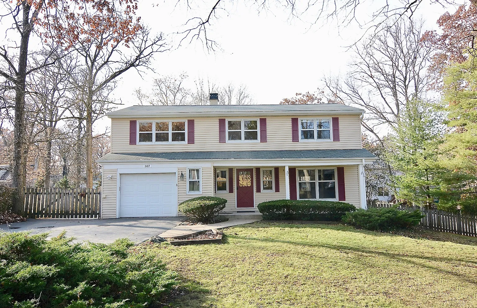 307 Hickory Rd photo 1
