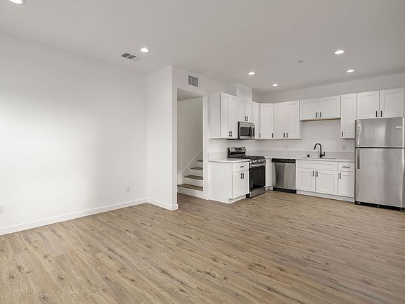 2nd image of 6765 N Elman St