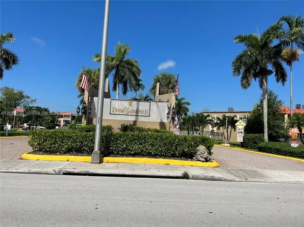 5201 Geneva Way, Doral, FL