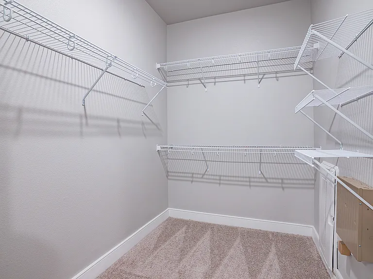 Cullen Ln — Photo 11
