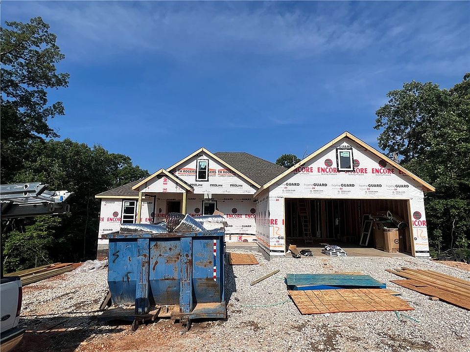1st image of 48 Dickenshire Dr