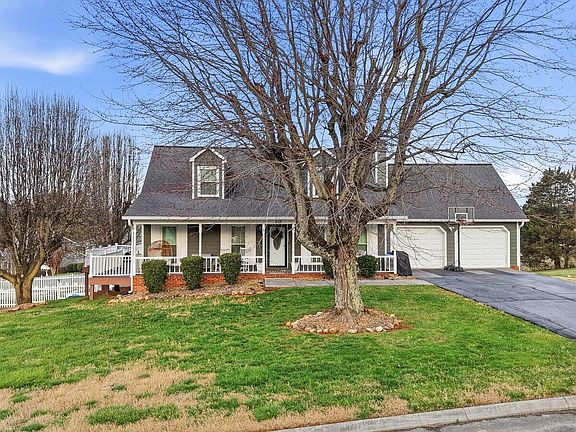 4th image of 867 Foxglove Ln