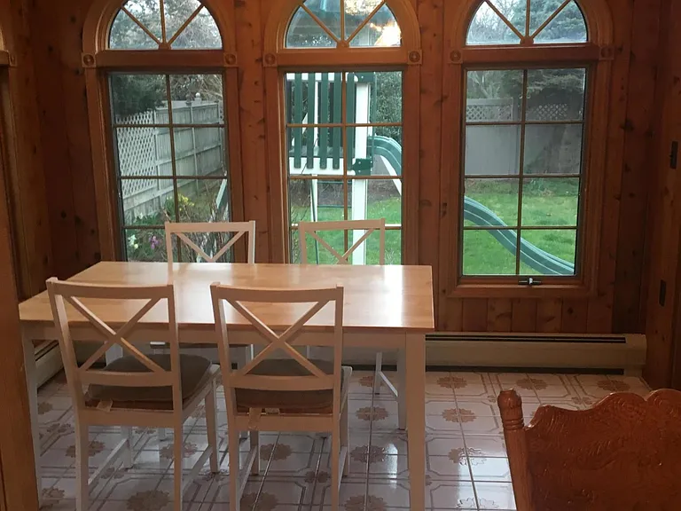 24 Campbell Ct — Photo 2