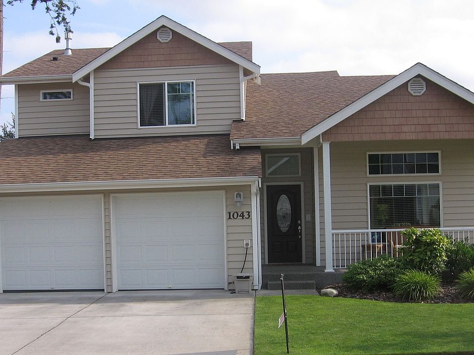 1st image of 1043 NW Redwing Dr