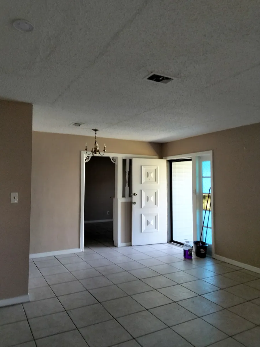 Building Photo - 714 Gentian Dr