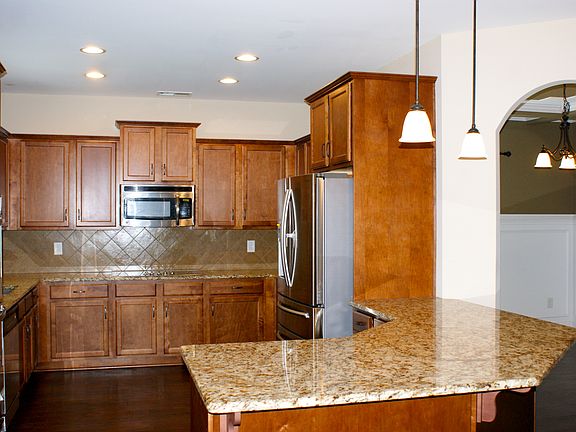 5th image of 2822 McManus Cir