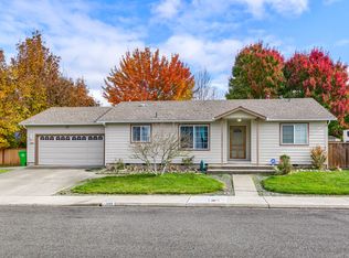 2885 Galaxy Way, Grants Pass, OR 97527