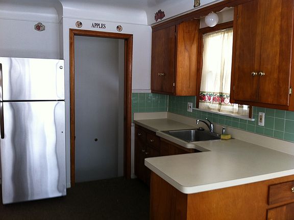 2nd image of 1629 Michigan Blvd