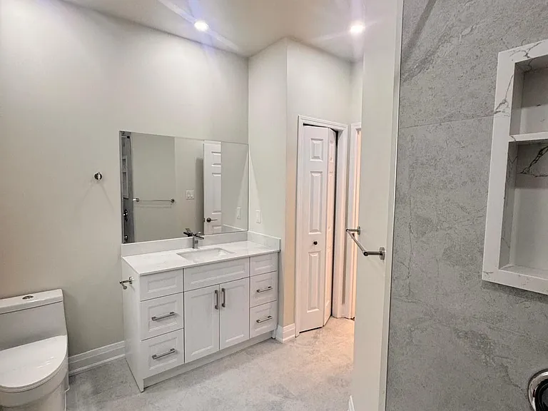 344 Edgehill Dr #UPPER — Photo 16