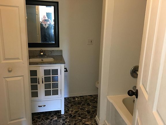 3rd image of 529 W 6th Ave
