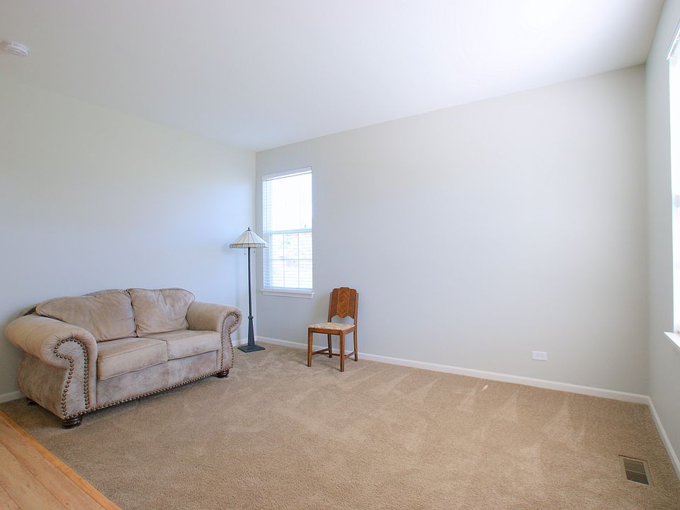 1st image of 2673 Kingfisher Way