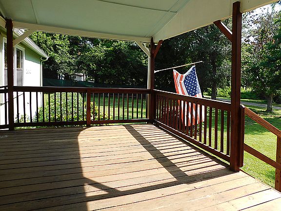 3rd image of 20742 Meadowbrook Dr