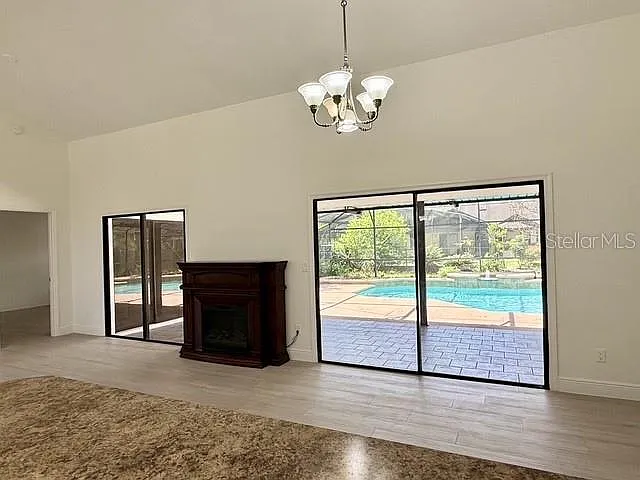 553 Walnut Grove Pl — Photo 9