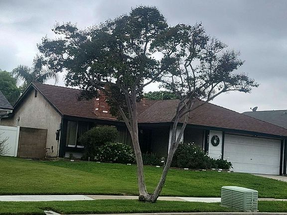 3rd image of 9949 Hemlock St