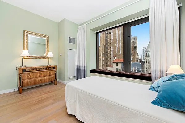 Rented by Keller Williams NYC | media 29