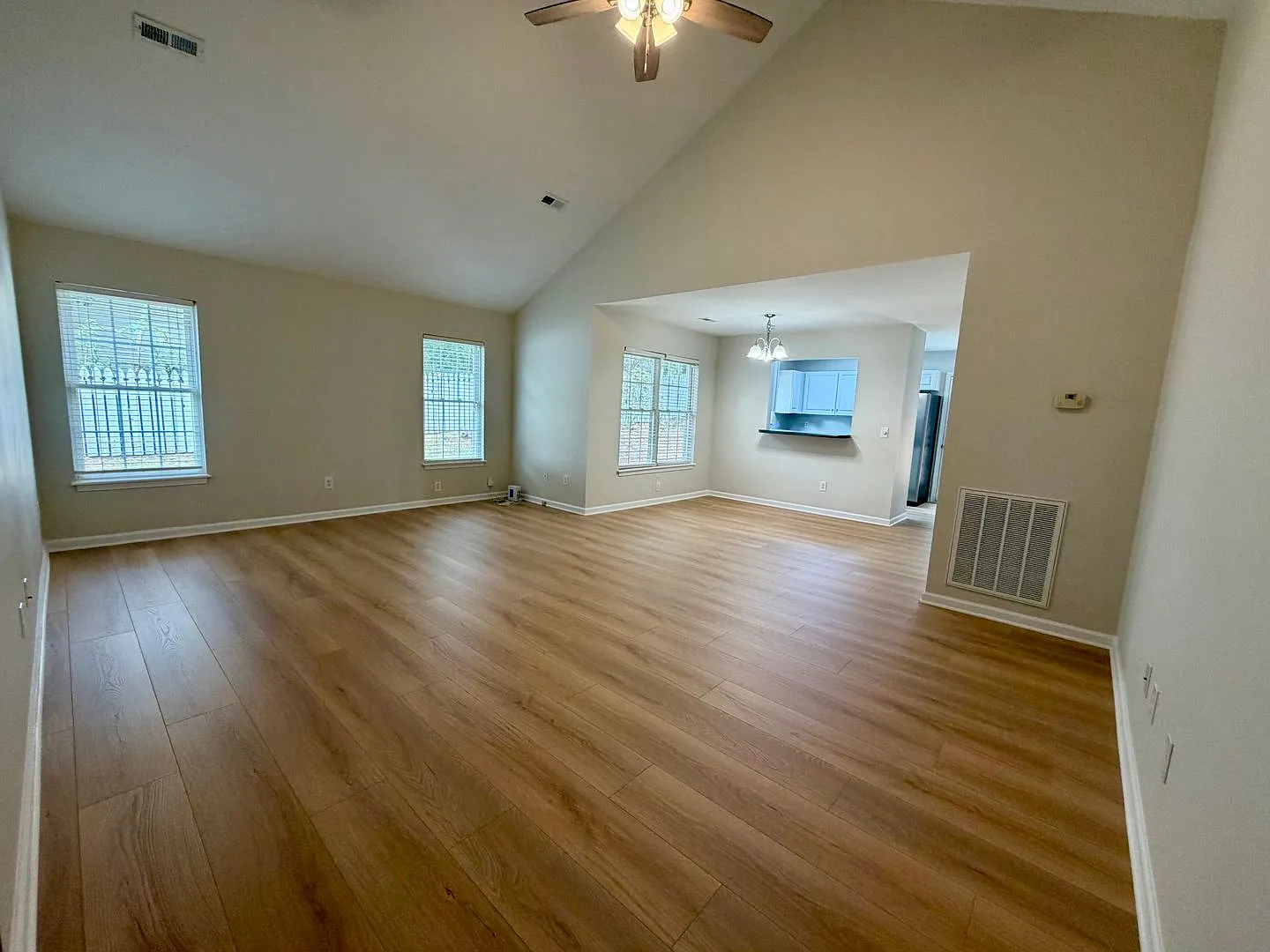 Recently Renovated 2 Bedroom 2 Bathroom Home — Photo 3