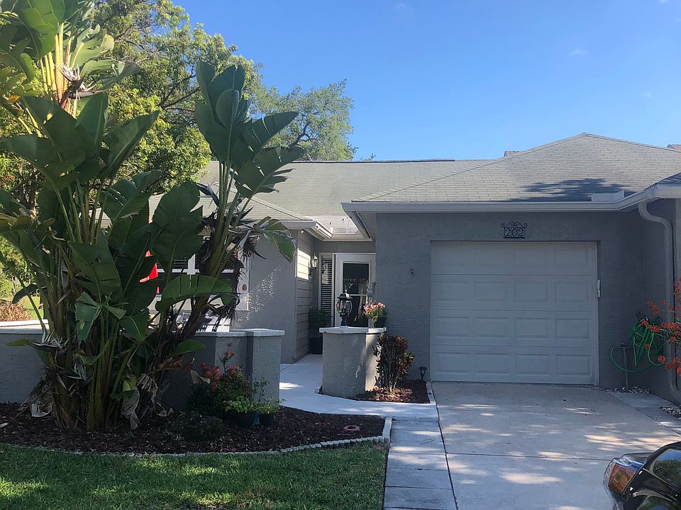 1st image of 202 Hunter Ct