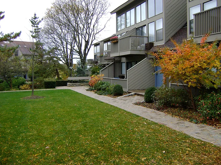 1465 E Putnam Ave #509 — Photo 10