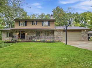 4501 Forestview Dr, Midland, MI 48642