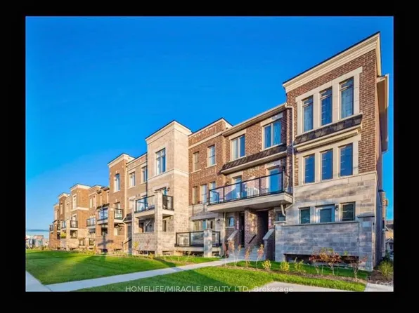 2315 Sheppard Ave W #68, Toronto, ON M9M 0E8