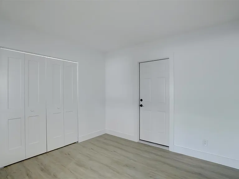 2155 NE 56th Ct — Photo 12