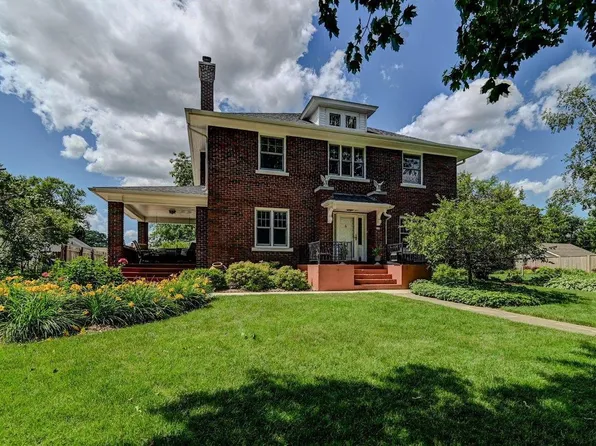 434 South Charles Street, Columbus, WI 53925