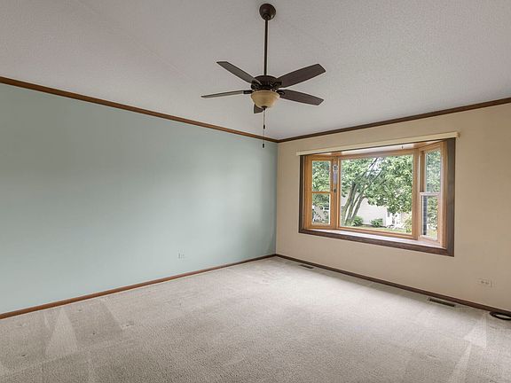 5th image of 1965 Crescent Ln