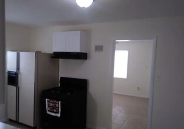 1401 NW Williams Ave — Photo 16