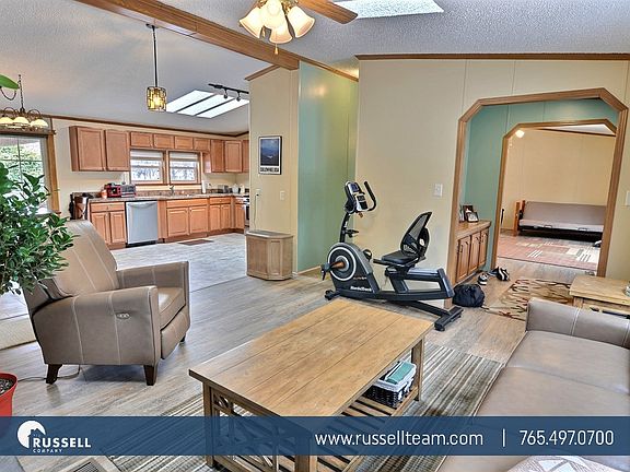 3rd image of 6814 Hollyhock Ln