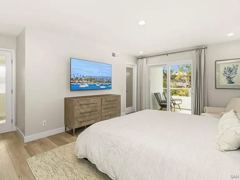 438 La Mesa Ave — Photo 16