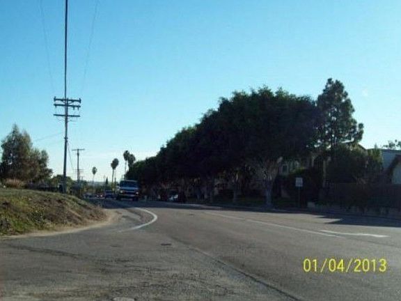 3rd image of 1755 N Santa Fe Ave