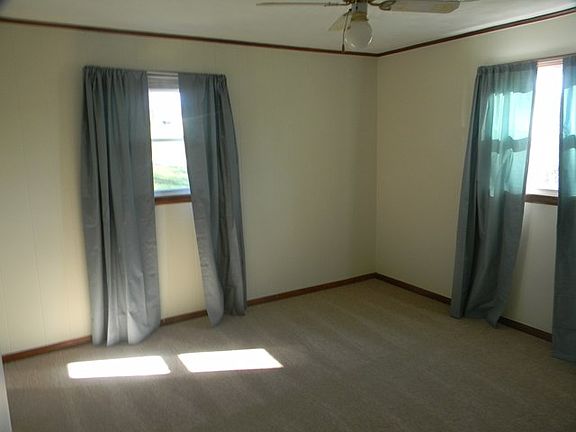 5th image of 182 Fortner Ave