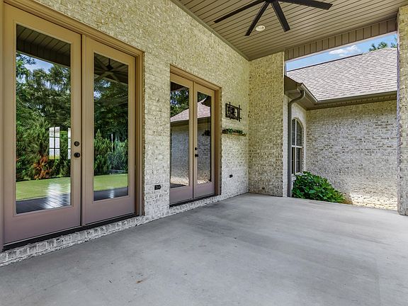 4th image of 557 Crown Dr