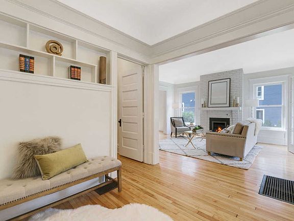5th image of 4101 Sheridan Ave S