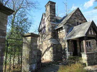 580 Lattingtown Rd, Locust Valley, NY 11560