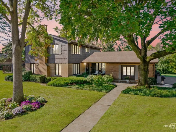 198 Tennyson Dr, Wheaton, IL 60189