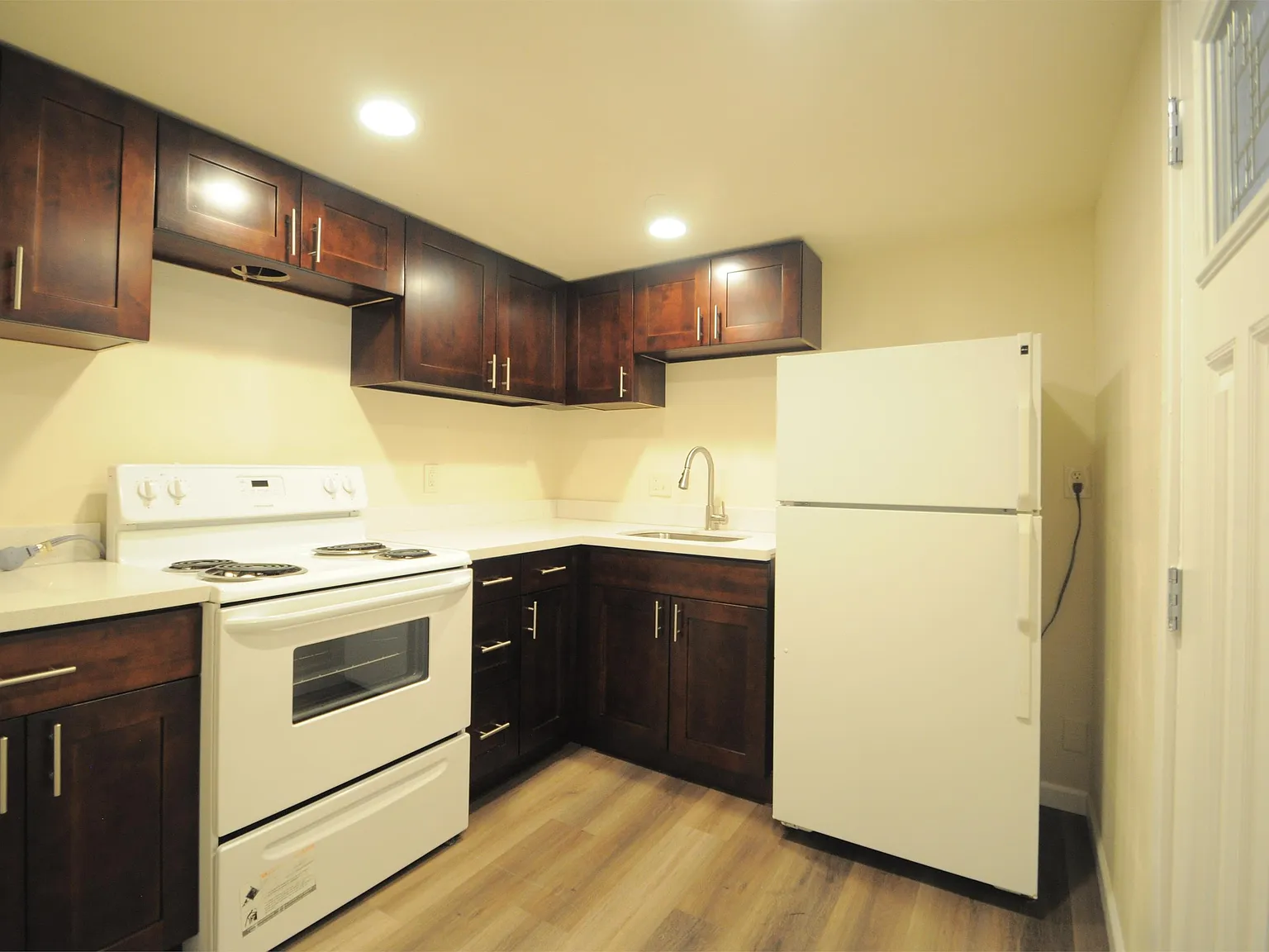 UW 5214 / 5214.5 /5216 15th AVE NE #A - 5214 1/2 — Photo 4