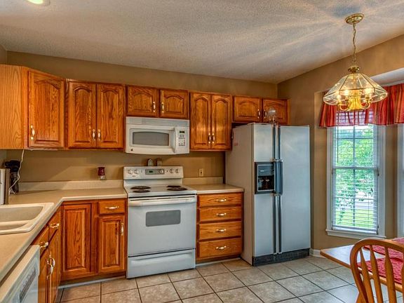 4th image of 1031 E Valley Dr #B