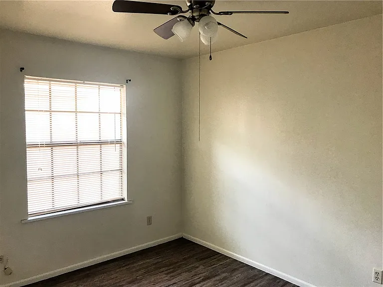 1901 Pine Tree Dr #A — Photo 10