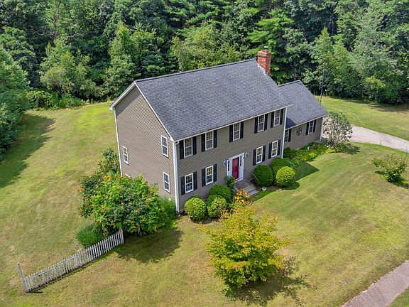4th image of 1 Deer Run Rd