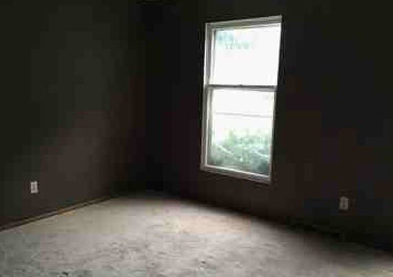 4th image of 3813 N Laramie St